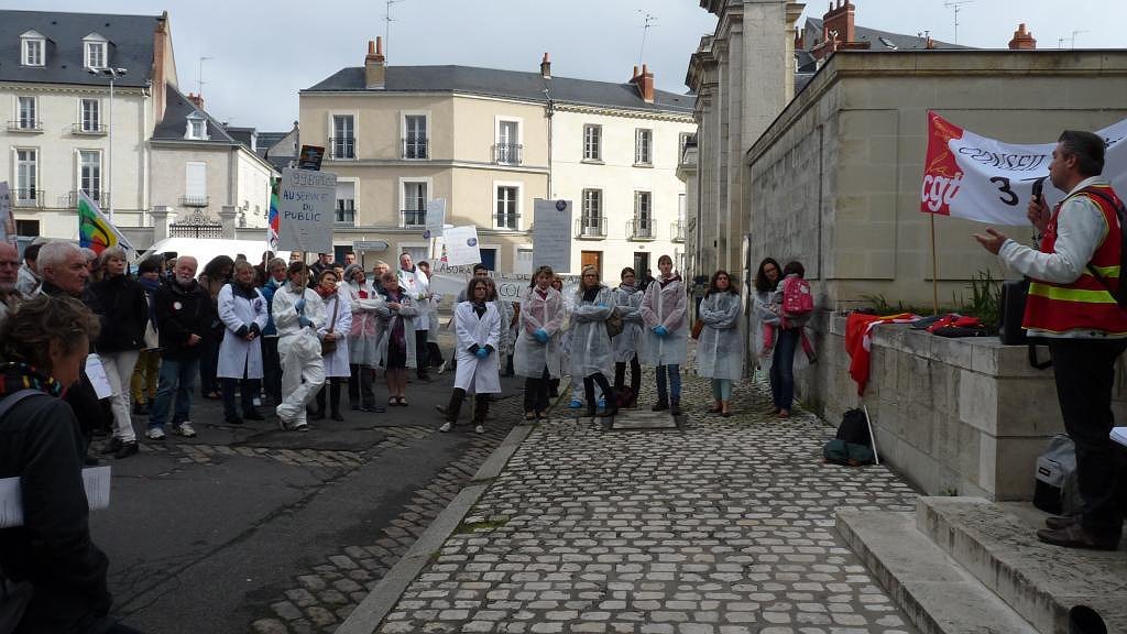 Les salariés du Laboratoire de Touraine mobilisés contre sa privatisation 