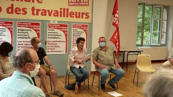 Illustration - Farida Megdoud, tête de liste Lutte ouvrière, tenait meeting à Bourges ce jeudi soir