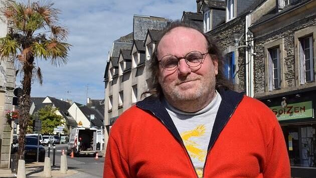 Illustration - Philippe Cordier, salarié du social, est candidat Lutte ouvrière