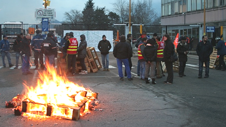 Illustration - Les salariés réagissent à l'annonce de la fermeture