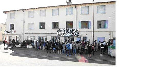 Illustration - La solidarité s’organise pour les mineurs étrangers isolés