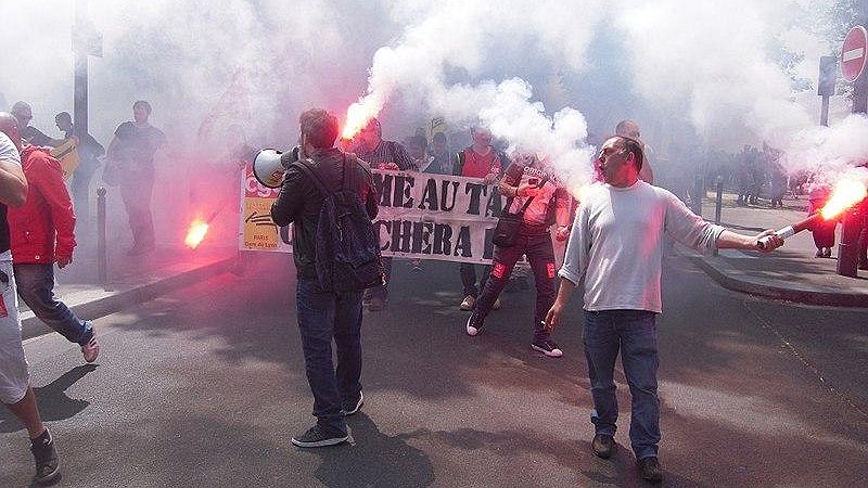 Illustration - Après la menace du bâton, la (petite) carotte