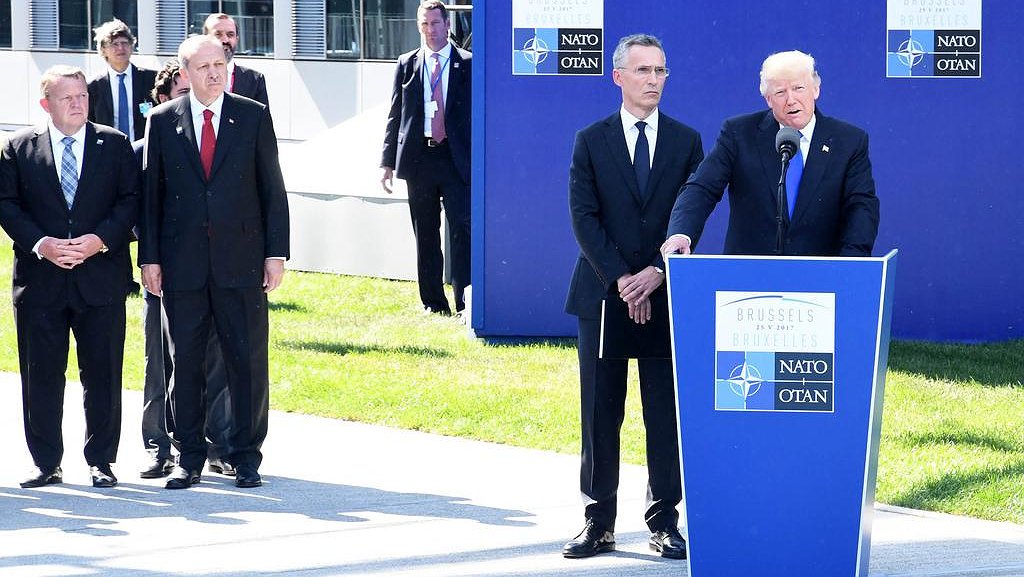 Illustration - Au sommet de l'OTAN, Trump fait son cinéma