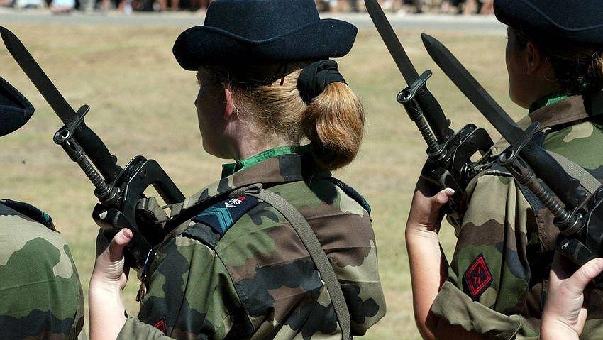 Illustration - Quand on ferme une école, on ouvre une prison… ou une caserne