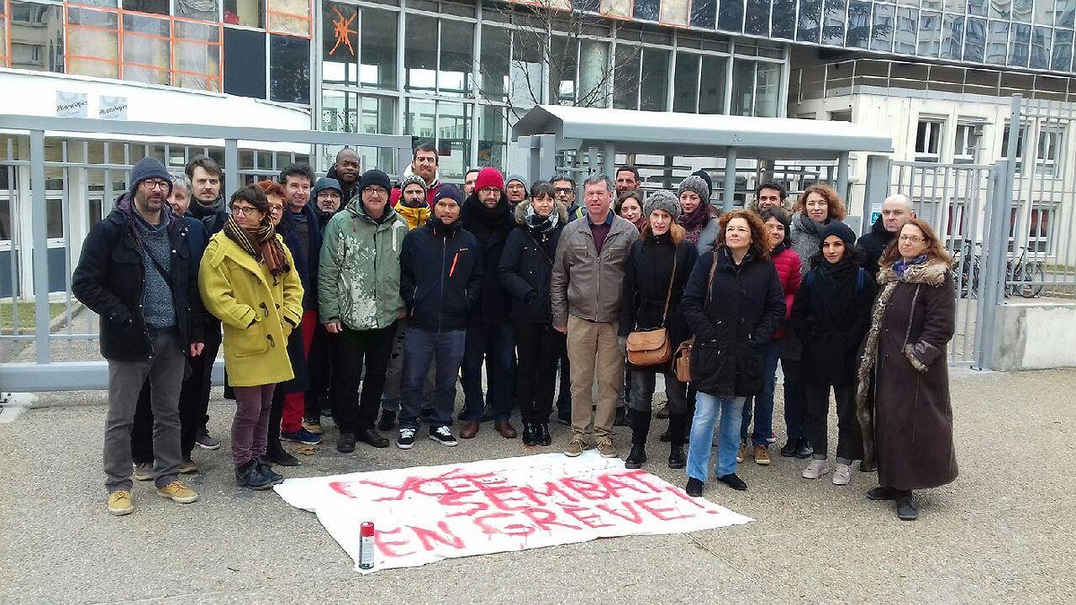 Illustration - En grève contre des moyens en baisse