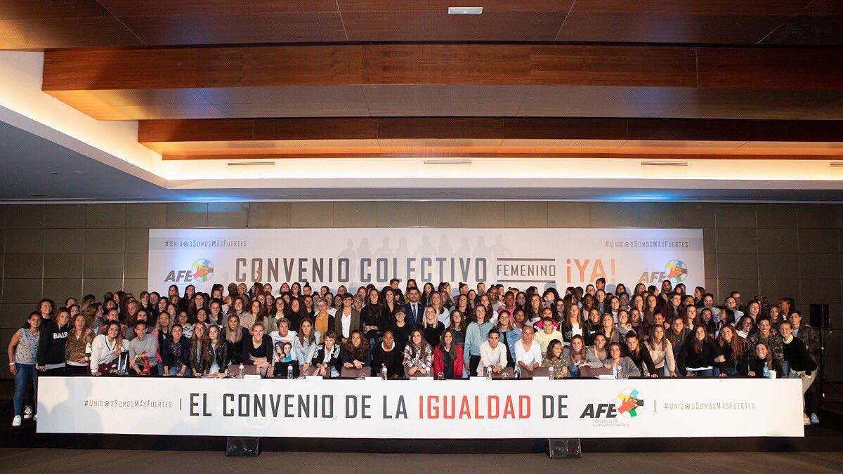 Illustration - Footballeuses de tous pays, unissez-vous ! 