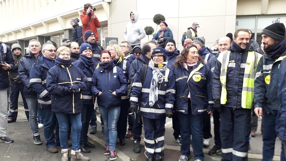 Illustration - 5 décembre : les postiers dans la grève et la manifestation