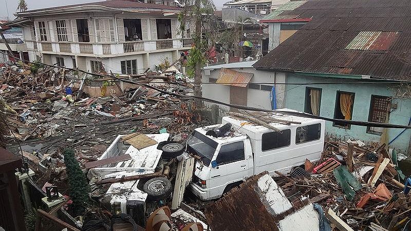 Illustration - Philippines : victimes d’un typhon… et de la misère