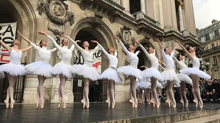 Illustration - Les petits rats de l’Opéra à la pointe… de la lutte