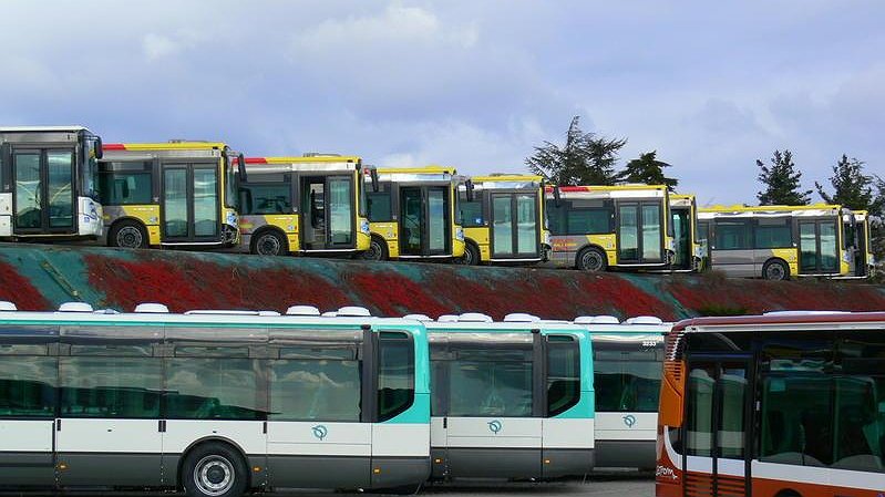 Illustration - Usine fermée... faute de pièces, pas faute de virus ! 