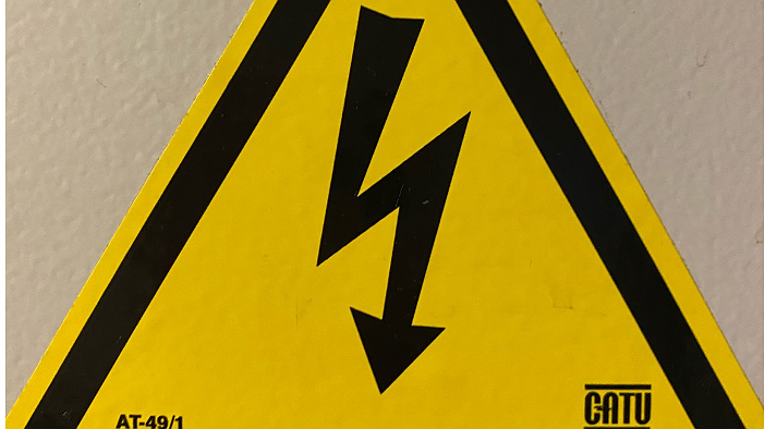 Illustration - Hôpital vétuste, personnel et patients en danger