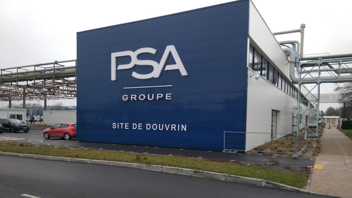 Illustration - NON à la fermeture programmée de PSA Douvrin