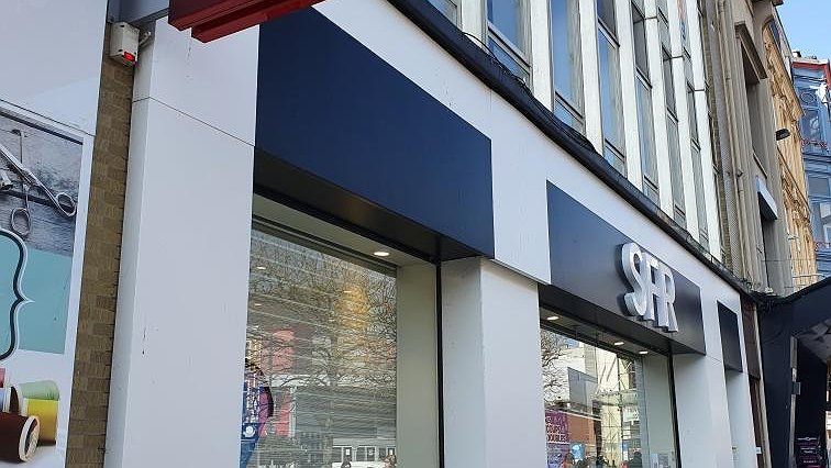 Illustration - les actionnaires de SFR ne connaissent pas la crise, ils la créent