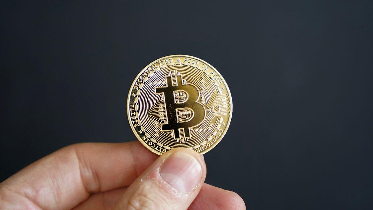 Illustration - Bitcoin : monnaie virtuelle, dégâts réels
