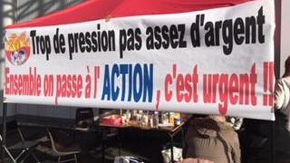 Illustration - Travailleurs en grève contre des licenciements