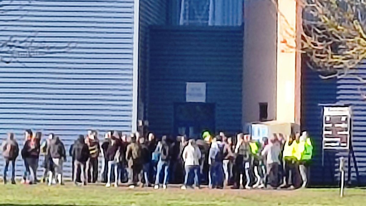 Illustration - Débrayages pour les salaires !