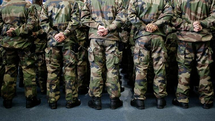 Illustration - Budget des armées : cadeaux pour les généraux et les industriels