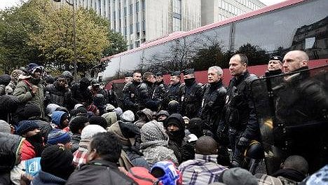 Illustration - Antiracisme gouvernemental : pour la galerie