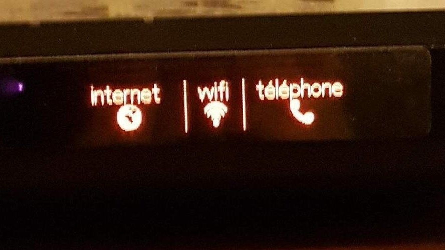 Illustration - Forfaits mobile et internet : abonnés rackettés