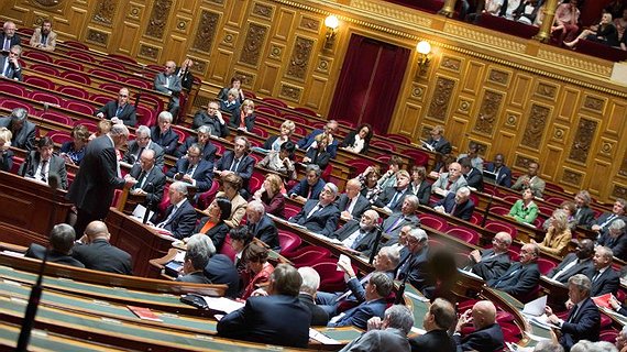 Illustration - Sénat : anti-ouvrier jusqu’au bout des ongles