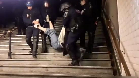 Illustration - Intimidations policières : de quoi alimenter la colère !