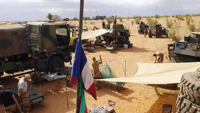 Illustration - Macron en Afrique : ravalement de façade