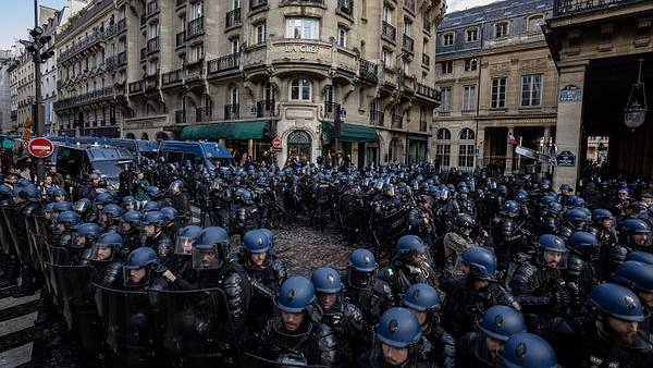 Illustration - Ni sages, ni médiateurs : la force collective des travailleurs