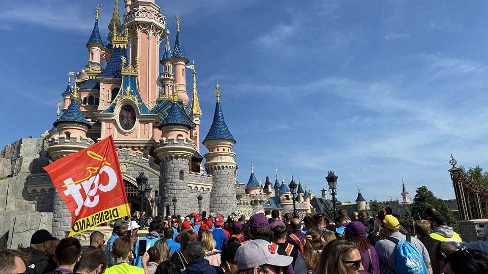 Illustration - Disneyland : les salaires ne font pas rêver