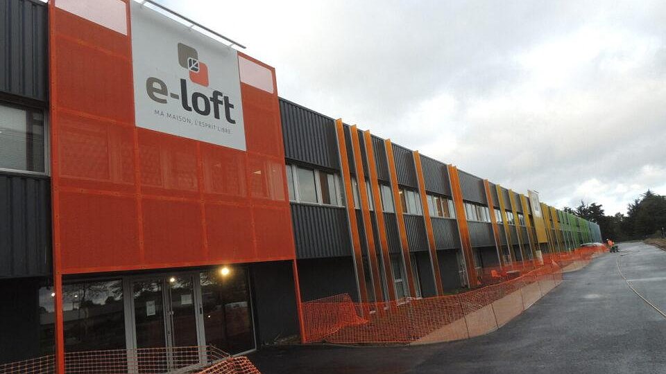 Illustration - Vider la mer du chômage à la petite cuillère