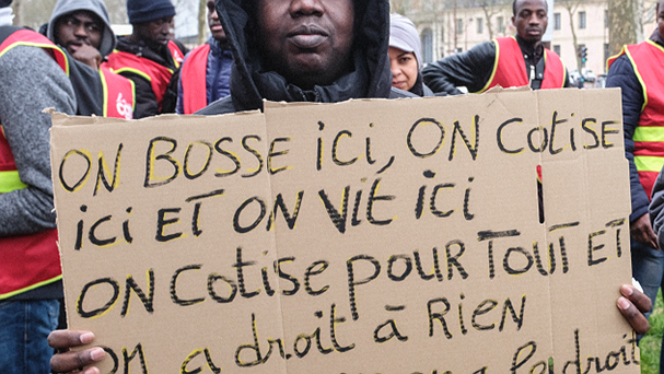 Illustration - Immigration : la double peine pour les travailleurs immigrés