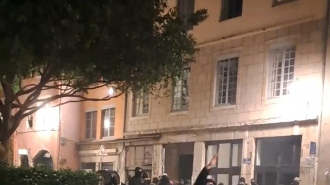 Illustration - L'extrême droite encouragée par la politique du gouvernement 