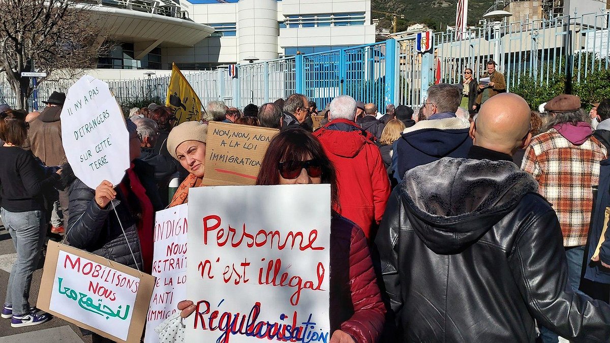 Illustration - Non à la loi immigration !