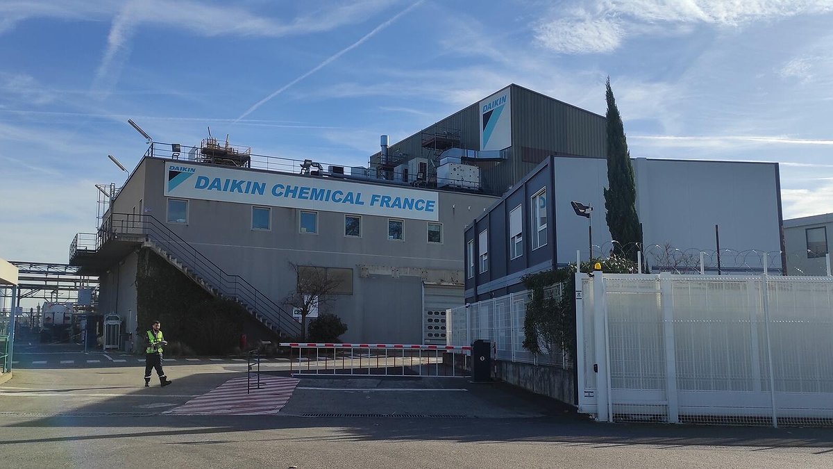 Illustration - PFAS : on en remet une couche  