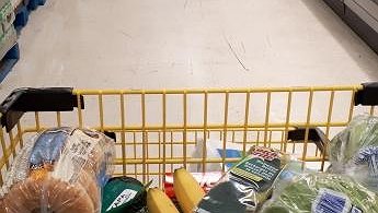 Illustration - Le loyer et les courses, c’est tous les mois