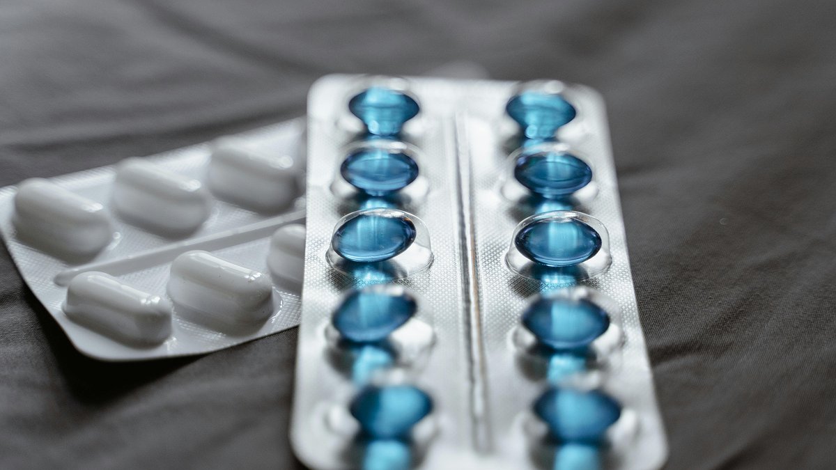 Illustration - Bayrou enfonce le clou