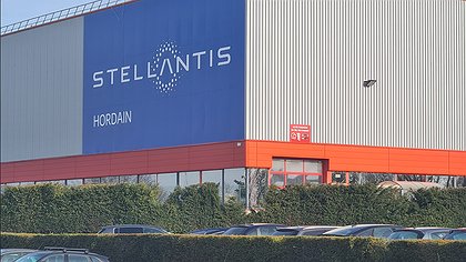 Illustration Pendant que les actionnaires se gavent, les salariés se blessent.