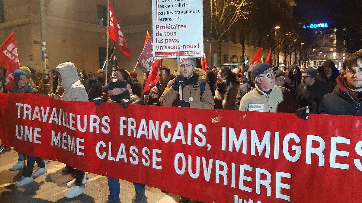 Illustration dans la rue le 18 décembre pour la régularisation