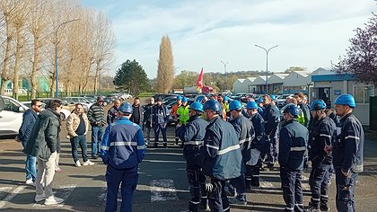 Illustration Synthomer : Une lutte pour les embauches.