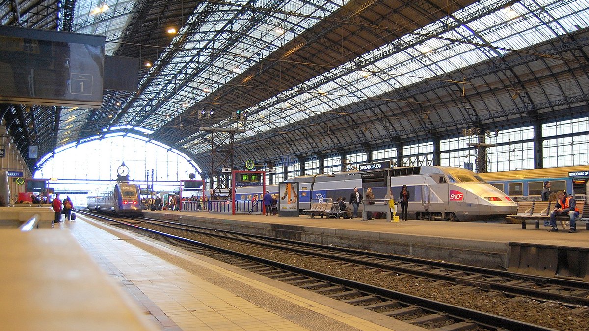 Illustration cachez ce train que je ne saurais faire rouler