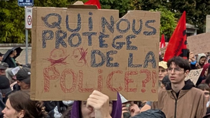 Illustration - Un jeune mutilé par une grenade