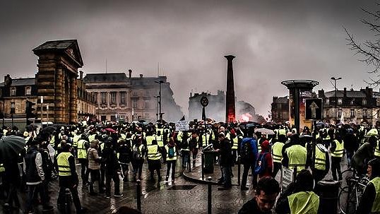 Illustration - La mascarade du grand débat et les intérêts des travailleurs
