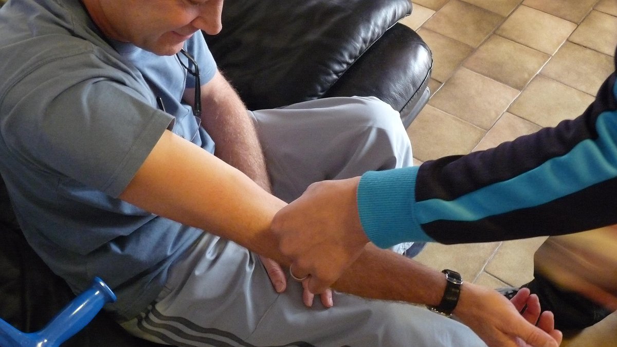 Illustration - galère pour les salariés et les personnes aidées