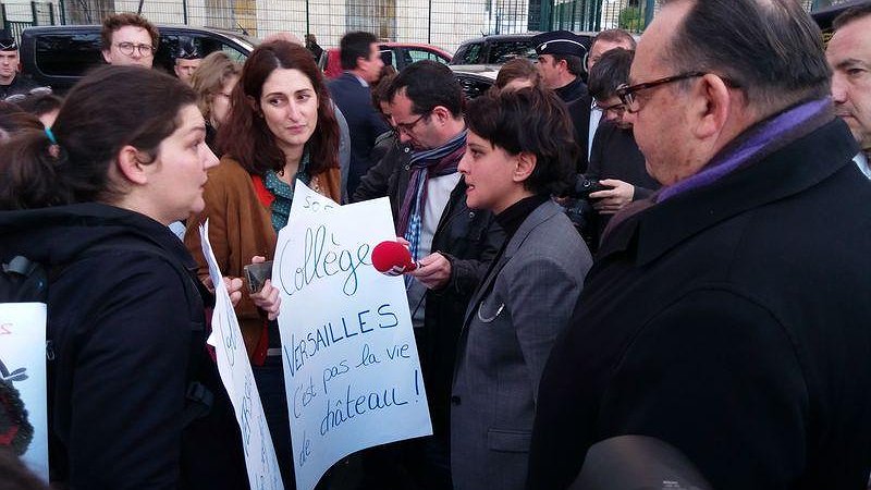 Illustration - la ministre se fait recevoir