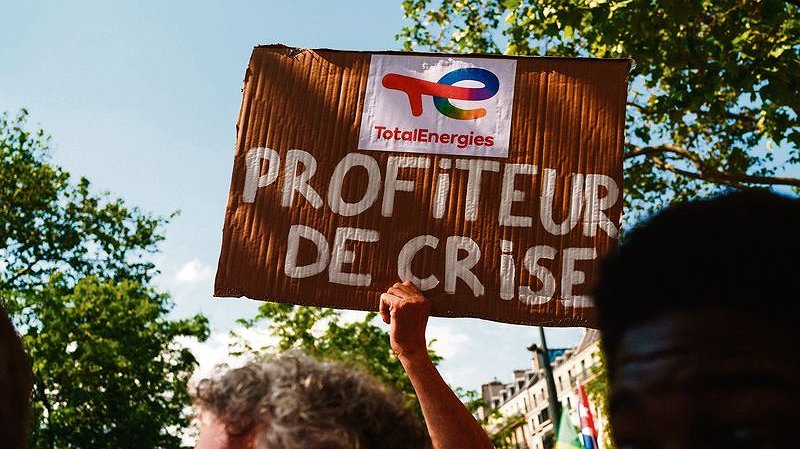 Illustration - Profit Total pour les uns, sang et larmes pour les autres